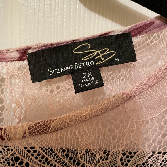 💝 Suzanne Betro Pink lace and cotton floral and butterfly blouse, 2X - Picture 3 of 14